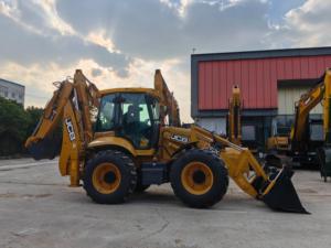 Chargeuse-pelleteuse Caterpillar CAT 420F d'occasion en bon état de marche, 4 roues motrices, moteur CAT d'origine - Product Image 4