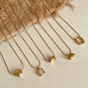 Nouvelle chaîne de clavicule en acier inoxydable à la mode, plaquée or 18 carats, simple, chaîne de collier en acier inoxydable froid pour femmes, cadeau - Product Image 2