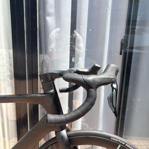 Vélo de route en carbone KOZO Aero 2x12 vitesses 105 R7170 T800, frein à disque hydraulique, certification CE, vélo super léger - Product Image 4