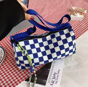 Sac bandoulière en toile à motif damier noir et blanc personnalisé pour hommes et femmes, sac de voyage et de shopping hip-hop - Product Image 6