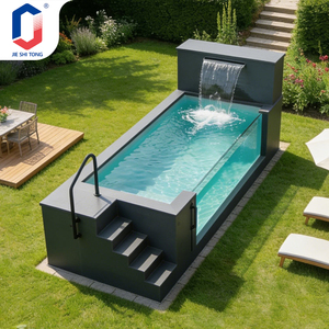 Diseño Rústico de Piscina con Piedra Natural y Elementos de Madera en la Plataforma - Product Image 1