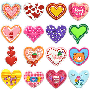 Alta calidad decoración corazones señoras botas bolsa encantos venta al por mayor personalizado corazón llavero accesorios PVC zapato encantos para zuecos - Product Image 3