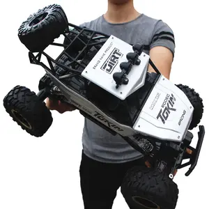 Boy uzaktan kumanda araba off-road 4X4 tırmanma koca ayak hızlanma çocuk şarj edilebilir oyuncak araba rc arabalar uzaktan kumanda