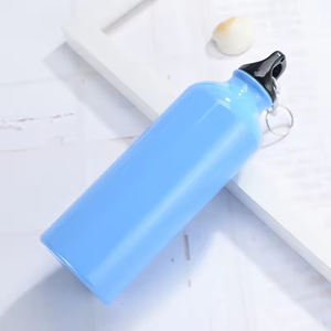 Bouteille d'eau sport recyclée 500 ml personnalisable avec logo, à paroi simple, avec couvercle et bouchon à vis mousqueton pour le voyage et la randonnée - Product Image 6