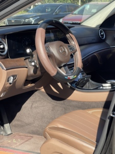 Mercedes-Benz Classe <span class=keywords><strong>E</strong></span> 2016 <span class=keywords><strong>E</strong></span> 300 L Turbo Usata, Interni in Pelle Scura, 2.0T 245 CV, Cambio Automatico, Benzina, Guida a Sinistra, 103635 Miglia, Pneumatici R18 - Product Image 3