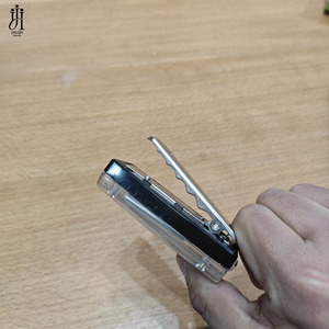 Luce di Emergenza Lampeggiante Rossa e Blu LED Luce Stroboscopica da Spalla - Product Image 3