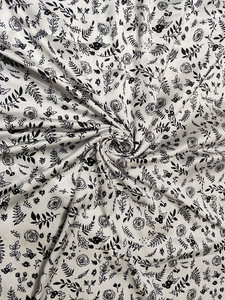 Tissu satiné lisse 100% polyester imprimé multicolore pour la couture, les travaux manuels, les robes de mariée, les projets pour filles - Léger - Product Image 3