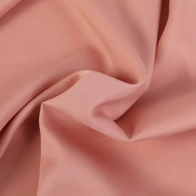 Le fournisseur chinois fournit le tissu mélangé de polyester et de tencel pour l'habillement des femmes robe convient à tous les styles