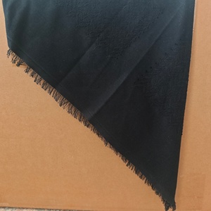 Pañuelo Turbante Árabe de Algodón Jacquard Negro al por Mayor con Borlas Shemagh Keffiyeh para Hombres Musulmanes - Product Image 4