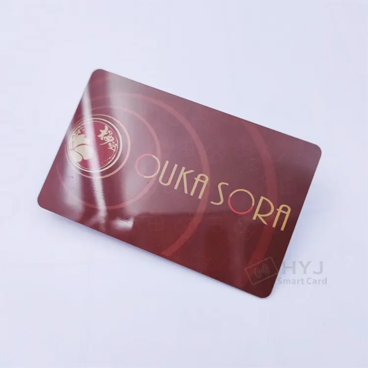 China supplier printing standard size glossy plastic gift card with unique QR code