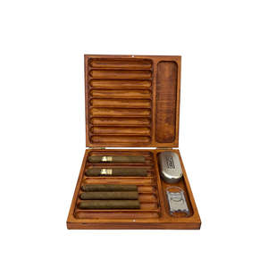 Caja de Almacenamiento de Cigarros de Diseño Contemporáneo de Alta Gama, Acabado en Laca de Madera de Cedro, Caja de Regalo Ecológica con Ventana de Vidrio y Cerradura para Viaje - Product Image 4