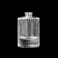 Flacon de parfum en verre à rayures verticales populaire de 30 ml avec étiquette personnalisable longue durée pour parfum d'ambiance