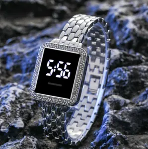 Neue Retro Trend Stahl Voll diamant Band kleine quadratische elektronische Gold Mode Uhr