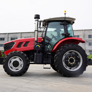Tracteur agricole 4x4 robuste de 140 CV avec cabine climatisée et forte puissance pour terrains difficiles - Product Image 6