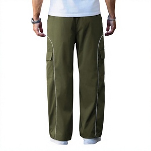 Pantalon cargo décontracté pour homme, coupe ample, design de panneaux personnalisés, durable, confortable, pour un style décontracté. - Product Image 2