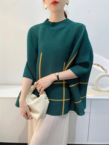 Miyake's 2025 Primavera Mujer Adicional de manga larga de moda casual pull-up-una camiseta plisada única del diseñador - Product Image 4