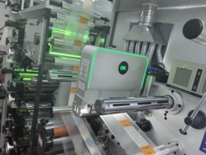 Système d'inspection 100 % des défauts sur toute la surface avec caméra 8K pour machine d'impression flexographique, détecte les rayures, les taches et les bosses - Product Image 3