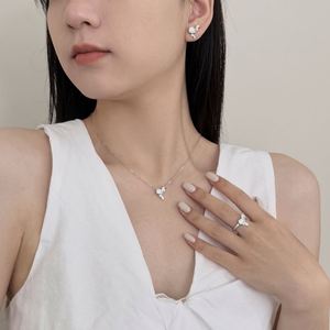 แหวนดีไซน์โบว์คลาสสิก Dylam รุ่น Forever Love Knot Promise Ring แหวนแต่งงานดีไซน์โบว์สวยหรู ประดับเพชรคิวบิกเซอร์โคเนีย แหวนหมั้น - Product Image 6