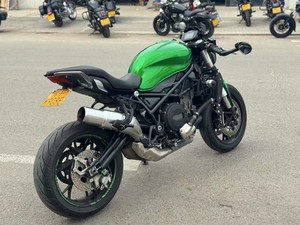 Motocicleta Deportiva <span class=keywords><strong>Benelli</strong></span> <span class=keywords><strong>752S</strong></span> Naked |   Motor Refrigerado por Líquido de 754cc |   Torque de 67 Nm |   Suspensión Premium de Estilo Retro Moderno - Product Image 4