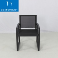 Fauteuils de jardin modernes pour restaurant extérieur, structure en alliage d'aluminium noir, chaises de salle à manger en tissu maillé.