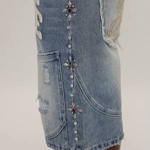 Pantalones Cortos de Mezclilla 100% Algodón Personalizados con Pedrería, Bordados y Apliques, Estilo Cargo/Carpintero, Fabricados por Expertos - Product Image 3