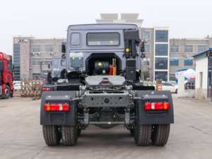 Camion tracteur HOWO-7 6X4 500HP Diesel <span class=keywords><strong>Euro</strong></span> <span class=keywords><strong>2</strong></span> d'occasion avec cabine à toit plat, climatisation et caméra arrière pour le transport d'engins - Product Image 4