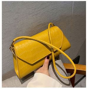 กระเป๋าคลัทช์หนัง PU สีพื้น รุ่น I-0657 ขายดี แฟชั่นผู้หญิง สายสะพายเดี่ยว ใช้ได้ทุกฤดูใบไม้ผลิ ฤดูร้อน ฤดูใบไม้ร่วง ฤดูหนาว - Product Image 2