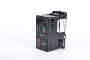 Convertisseur de fréquence variable AC monophasé vers triphasé RIQNO série B320 220V 5,5 kW pour moteurs - Product Image 4