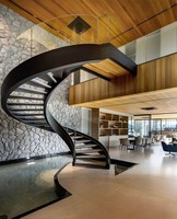Escalier incurvé circulaire moderne sur mesure conçu à l'intérieur de la maison de l'usine Forestar pour Villa Appartement Hôtel