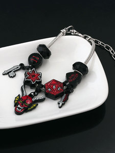 Pulsera <span class=keywords><strong>de</strong></span> moda con temática Hellfire <span class=keywords><strong>Club</strong></span>, pulsera con dijes <span class=keywords><strong>de</strong></span> dados y espadas <span class=keywords><strong>de</strong></span> esmalte negro y rojo, <span class=keywords><strong>pulseras</strong></span> retro <span class=keywords><strong>de</strong></span> película para chicas - Product Image 3