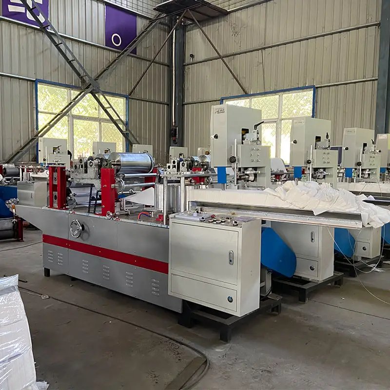 Kostengünstige Windelherstellungsmaschine Seidenpapier Servettenpapierherstellungsmaschine Ausrüstung für die Produktion von Windeln