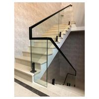 Escalier en colimaçon moderne Prima 034 pour intérieur, garde-corps en verre, construction en acier inoxydable et aluminium, composants en bois massif, respectueux de l'environnement