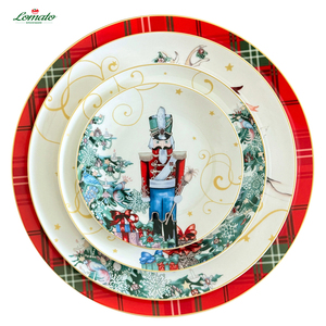 Assiettes en céramique personnalisables avec bordure dorée, motif renne de Noël, vaisselle à carreaux pour les fêtes, pour restaurants et cadeaux festifs - Product Image 2