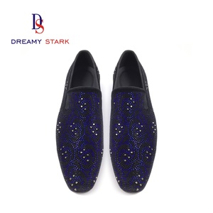 Chaussures pour hommes bleu foncé à motif diamant spécial ; Mocassins faits main en cuir véritable léger avec logo personnalisé, marque originale, pour le bureau et la carrière - Product Image 5