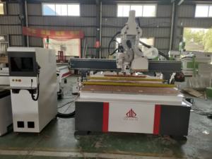 Machines à bois Outils et équipement de <span class=keywords><strong>menuiserie</strong></span> CNC ATC Scie et perceuse Fraiseuses Machine avec ATC - Product Image 3