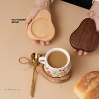Sous-verres en bois de hêtre en forme de poire personnalisés Puselife, gravure laser du logo, support de tasse, plateau