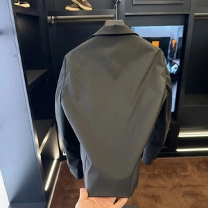 Veste de direction nouvelle collection automne 2025 avec col rabattable, veste de luxe légère, décontractée et polyvalente pour homme, tendance, axée sur le business - Product Image 3