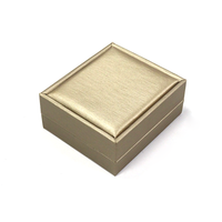 Boîte d'emballage de bijoux en velours bleu de qualité supérieure pour bague de fiançailles, vente en gros d'usine, avec logo personnalisé, pour présentation et rangement, boîte cadeau