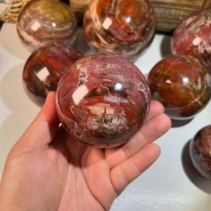 Vente en gros CrystalHola : Boules de bois pétrifié de haute qualité, tendance mode, sculptées à la main, décor bohème, éducatives - Product Image 1