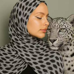 Hiyab de Moda Otoñal con Estampado de Dibujos Animados, Suave, de una Sola Cara, con Infiltración Modal, para Mujeres Musulmanas, Chal Étnico con Diseño de Extraterrestre - Product Image 4