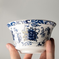 Tasse à thé de bol à couvercle en céramique bleu et blanc de style chinois traditionnel de 300ml avec plateau pour salon de thé