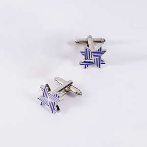 Gemelos de lujo de titanio con logotipo personalizado y esmalte cocido para camisa, conjunto personalizado para ropa formal, bodas y fiestas de cumpleaños - Product Image 3