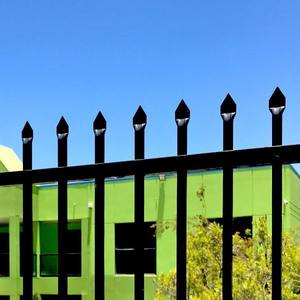 de jardin en <span class=keywords><strong>fer</strong></span> <span class=keywords><strong>forgé</strong></span> en métal de conception populaire Clôture en acier Clôture de piscine de sécurité en acier galvanisé - Product Image 2