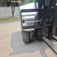 Carretilla elevadora eléctrica de nuevo diseño Carretilla elevadora de batería estándar Carretilla elevadora de cuatro direcciones para un reemplazo fácil
