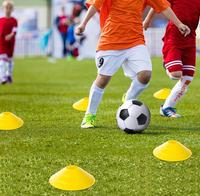 Kit d'entraînement d'agilité pour le football : 12 cônes, 4 obstacles et parachute de course pour l'entraînement de la vitesse et des kits d'entraînement de la rapidité