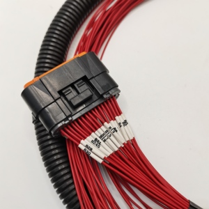 Konektor insulasi PVC sepeda motor otomatis teknologi overmold konduktor tembaga untuk sistem kontrol cerdas OEM/ODM memanfaatkan kawat