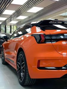 Pellicola Adesiva per Auto in PET Cristallo Irish Blazing Orange, Anti-Graffio, Anti-Sabbia, Anti-Infrarossi, Anti-UV - Product Image 2