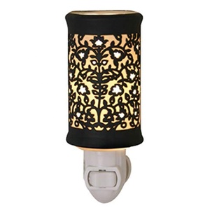 Porte-lampe murale à sel avec motifs pointus entreprises roses - Product Image 1