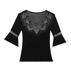 T-<span class=keywords><strong>shirt</strong></span> pour femmes à <span class=keywords><strong>col</strong></span> en <span class=keywords><strong>V</strong></span>, imprimé floral, orné de strass brillants et de paillettes, à <span class=keywords><strong>manches</strong></span> mi-<span class=keywords><strong>longues</strong></span> en maille, pour boîte de nuit et soirée - Product Image 6