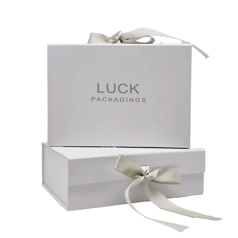 Özel lüks beyaz mumlar katlanabilir düğün kağıt manyetik ambalaj hediye seti pembe küçük karton hediye kurdelalı kutu